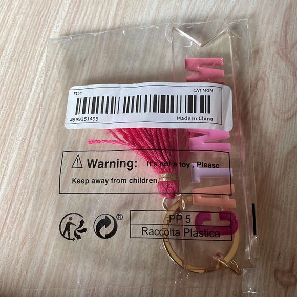 Cat Mom hotel keychain gift! NWT! Brand new! Great gift for any cat lover! - Picture 5 of 5